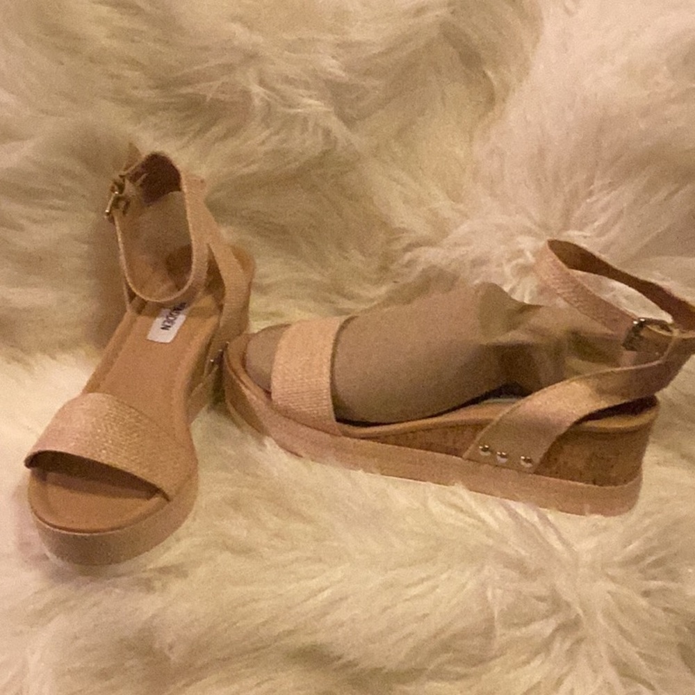 Steve Madden Women's Tan Wedge Sandals